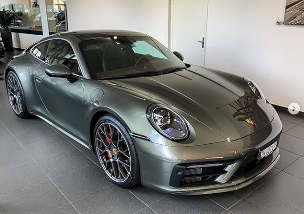 Ultra Gloss Metallic Porsche Aventurine Green